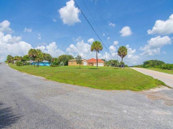 Riverview Manor, 5327 N Old Dixie Hwy, Fort Pierce, Florida 34946, image 3