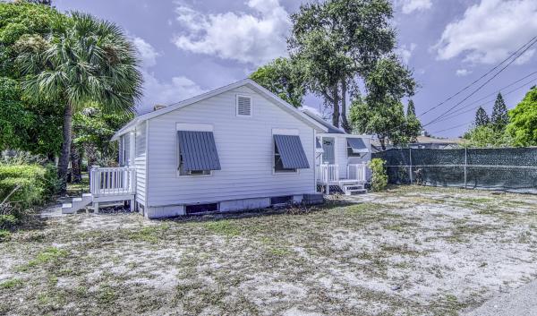 Lake Worth Town, 708 N H St, Lake Worth Beach, Florida 33460, image 1