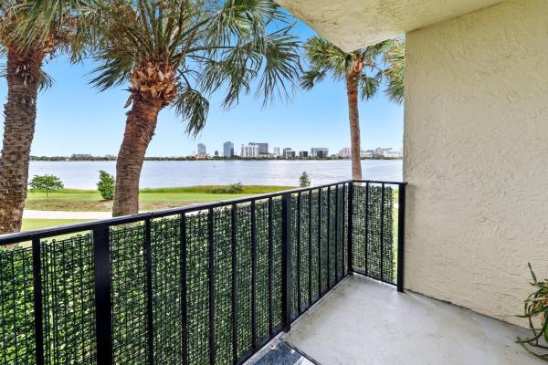 Bella Lago Vista At Clear Lake Club, 760 Executive Center Dr #24, West Palm Beach, Florida 33401, image 3