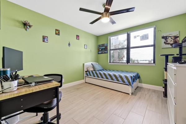 Bella Lago Vista At Clear Lake Club, 760 Executive Center Dr #24, West Palm Beach, Florida 33401, image 3