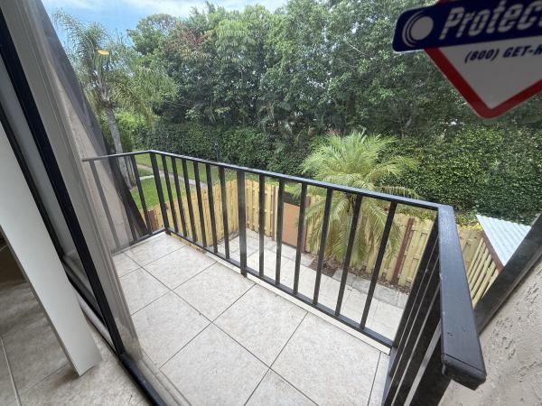 Forest Lakes Townhomes, 1640 Forest Lakes Cir #D, West Palm Beach, Florida 33406, image 2