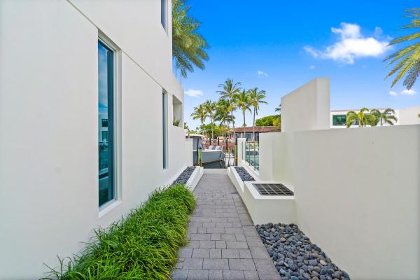 221 Shore Ct, Lauderdale By The Sea, Florida 33308, image 3