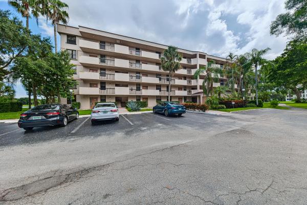 Applewood Village 2, 2768 Carambola Cir S #506, Coconut Creek, Florida 33066, image 3