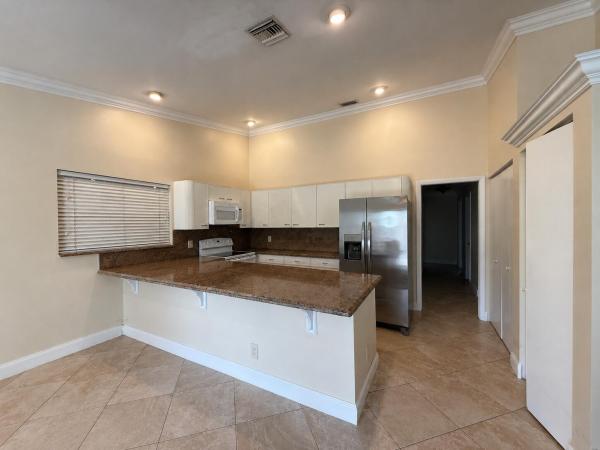 Hidden Valley, 400 Sequoia Ln, Boca Raton, Florida 33487, image 3