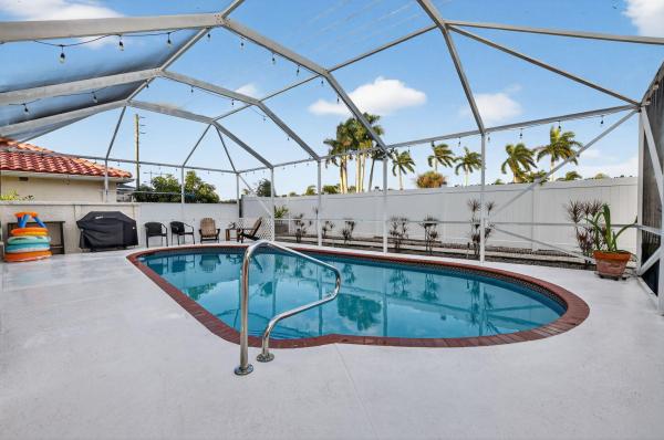 Coral Isles, 18280 Coral Isles Dr, Boca Raton, Florida 33498, image 3