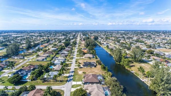 Cape Coral Residential, 217 SE 21st St, Cape Coral, Florida 33990, image 3