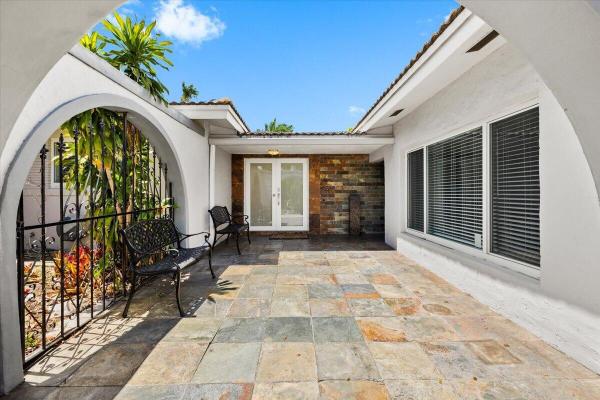 Middle River Manor, 2137 NE 17th Ave, Wilton Manors, Florida 33305, image 1