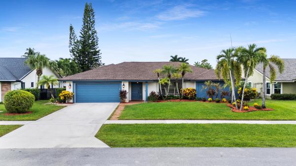 Sugar Pond Manor, 14358 Blackberry Dr, Wellington, Florida 33414, image 3