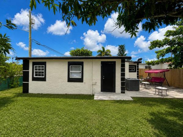 Laneharts, 101 NW 13th Ave, Boynton Beach, Florida 33435, image 3