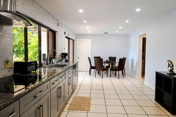 Hollywood Golf Estates, 1104 Washington St, Hollywood, Florida 33019, image 2