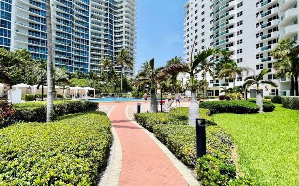 The Residences On Hollywood Beach, 3001 S Ocean Dr #207, Hollywood, Florida 33019, image 2