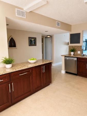 Watersedge At Lakes Of Delray, 5574 Witney Dr #206, Delray Beach, Florida 33484, image 1