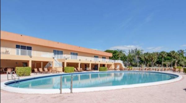 Watersedge At Lakes Of Delray, 5574 Witney Dr #206, Delray Beach, Florida 33484, image 2