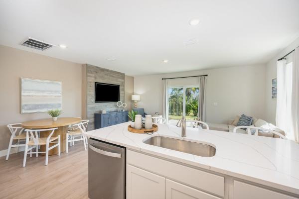 8175 Cobblestone Dr, Fort Pierce, Florida 34945, image 2