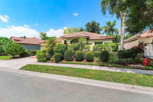 3007 Casa Rio Ct, Riviera Beach, Florida 33418, image 3