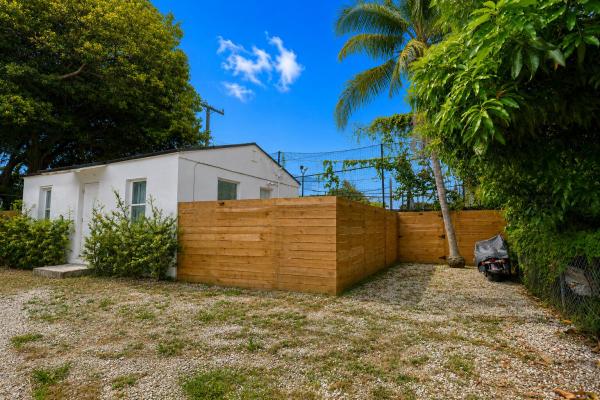 444 NW 80th St, Unincorporated Dade County, Florida 33150, image 3