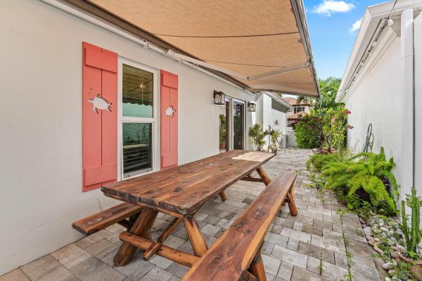 Via Del Mar, 1476 Via Del Sol, Jupiter, Florida 33477, image 2