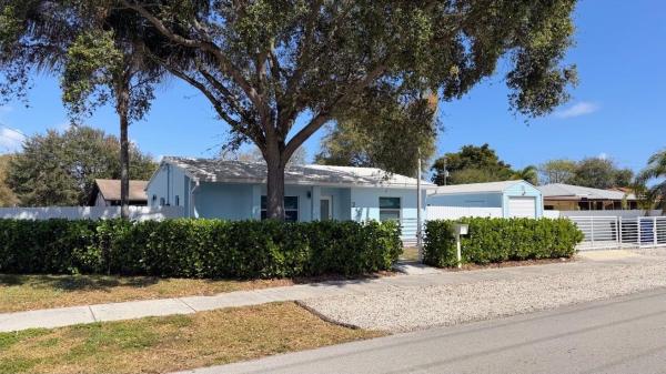 Croissant Park, 245 SW 20th St, Fort Lauderdale, Florida 33315, image 1