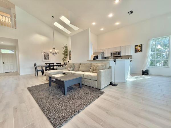 Monterey Pointe, 46 Pinnacle Cv, Palm Beach Gardens, Florida 33418, image 2