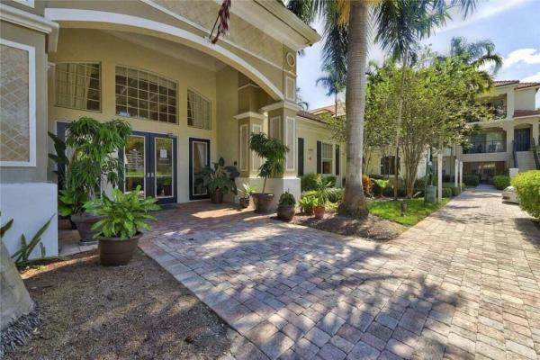 Poinciana Place, 5820 W Sample Rd #305, Coral Springs, Florida 33067, image 1