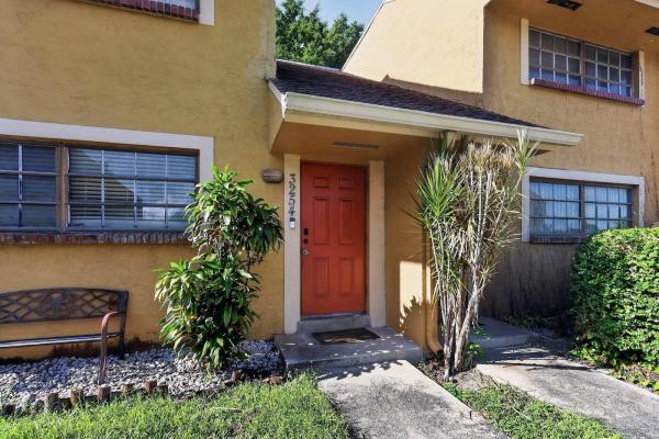 Center Court, 3254 N Pine Island Rd #408, Sunrise, Florida 33351, image 2