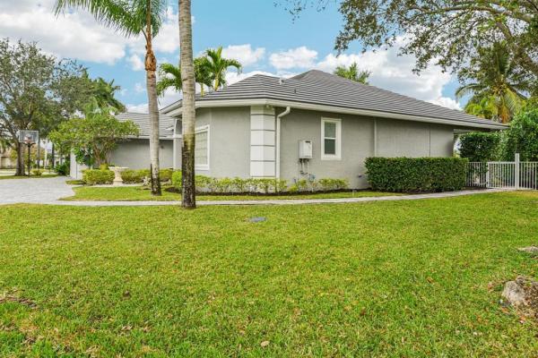 Lakefield West, 1919 S Club Dr, Wellington, Florida 33414, image 3