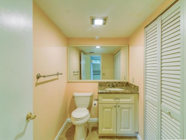 Banyan Lake, 23078 Oxford Pl #D, Boca Raton, Florida 33433, image 2