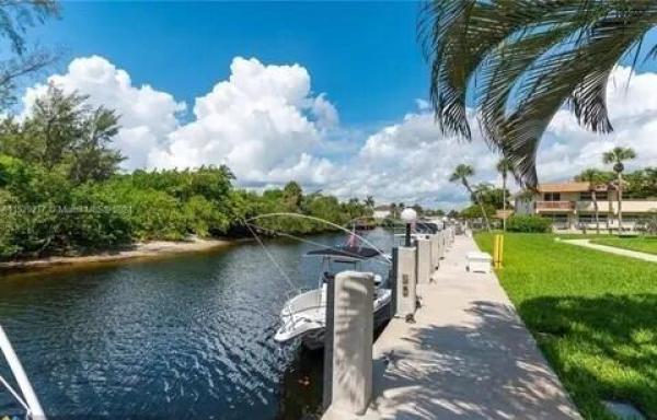 Casa La Quinta, 2840 NE 14th Street Cswy #203A, Pompano Beach, Florida 33062, image 2