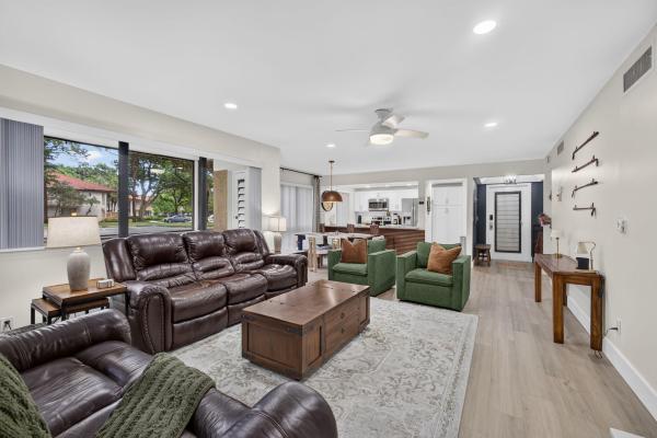 Golf Villas, 124 Brackenwood Rd, Palm Beach Gardens, Florida 33418, image 3