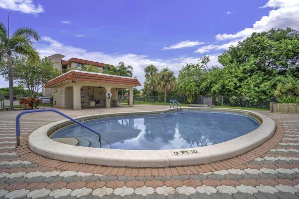 Holiday Springs, 3231 Holiday Springs Blvd #306, Margate, Florida 33063, image 3