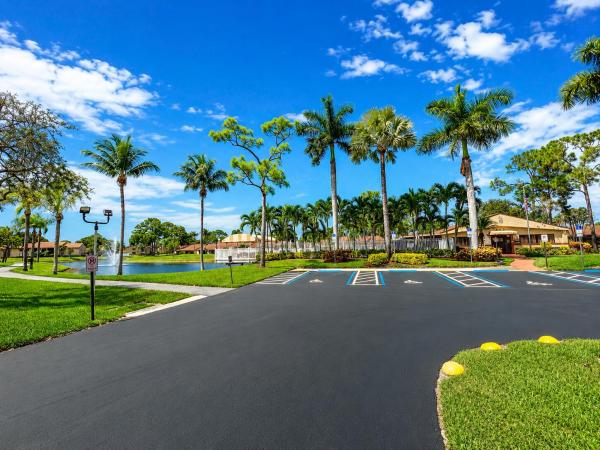 Pine Ridge North 2, 611 Sea Pine Way #A, Greenacres, Florida 33415, image 2
