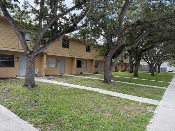 Southern Courtyard, 2018 S 10th St, Fort Pierce, Florida 34950, image 2