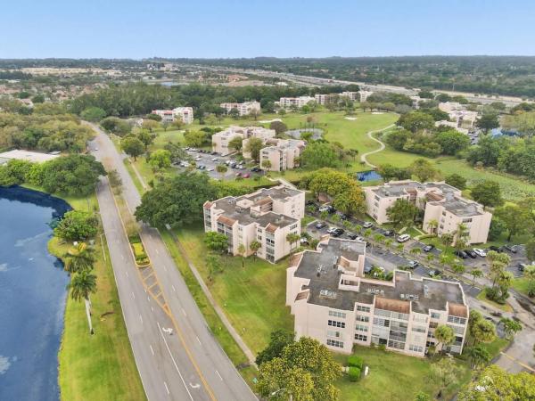 Tangerine Of Pine Island Ridge, 9480 Tangerine Pl #402, Davie, Florida 33324, image 3