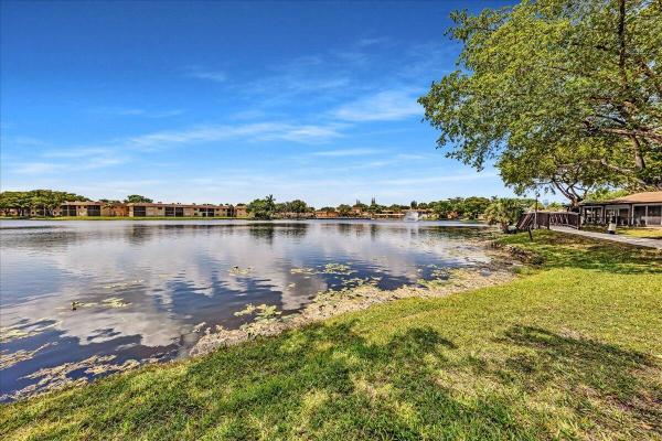 Villas At Carriage Hills Lakeside, 412 Briarwood Cir #2-23, Hollywood, Florida 33024, image 3