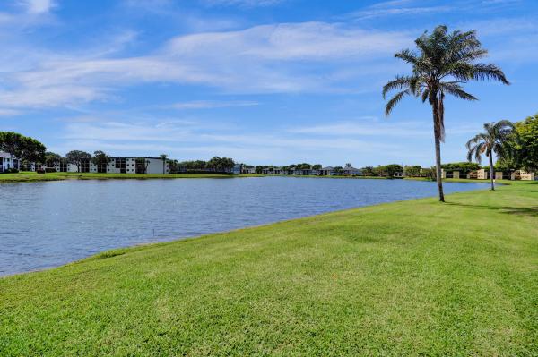 Ashland At Lakes Of Delray, 15036 Ashland Ln #70, Delray Beach, Florida 33484, image 2