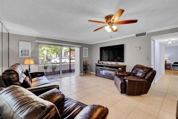 Oakbrook Village, 8260 SW 24th St #6112, North Lauderdale, Florida 33068, image 1