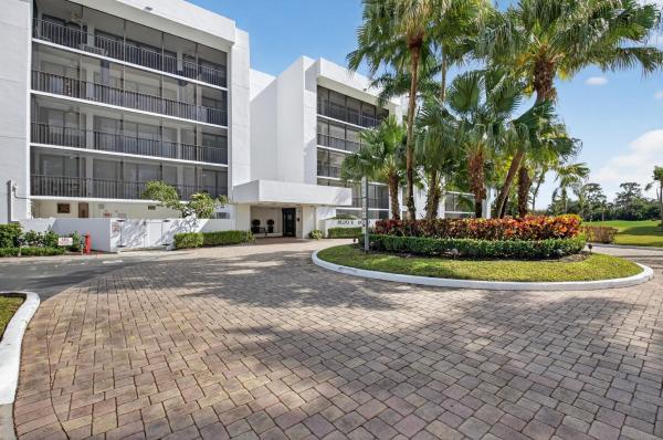 Laurel Oaks At Boca West Country Club, 20110 Boca West Dr #255, Boca Raton, Florida 33434, image 1