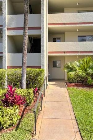 3186 Via Poinciana #115, Lake Worth, Florida 33467, image 1
