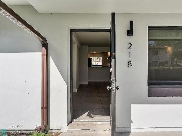 216 NW 25th St, Wilton Manors, Florida 33311, image 3