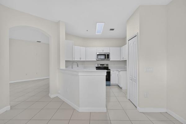 2103 Shoma Dr #122, Royal Palm Beach, Florida 33414, image 3