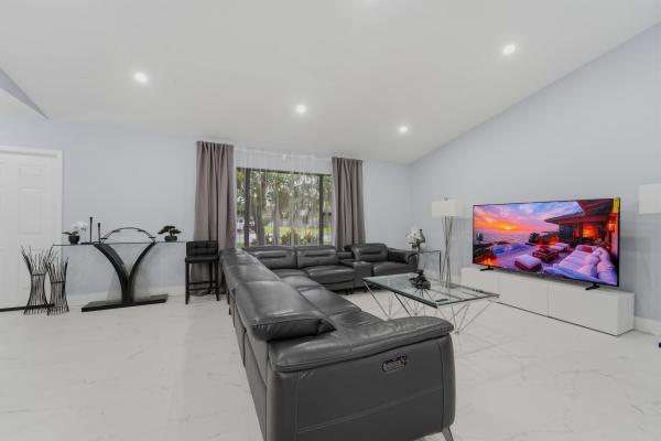 Sugar Pond Manor, 606 Juniper Pl, Wellington, Florida 33414, image 1