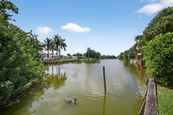 Lawn Lake, 1052 W Shore Dr, West Palm Beach, Florida 33406, image 2