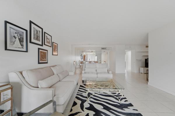 Huntington Pointe, 6093 Pointe Regal Cir #209, Delray Beach, Florida 33484, image 3