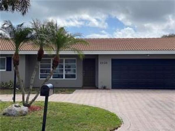 Lighthouse Point Estates, 2030 NE 28th St, Lighthouse Point, Florida 33064, image 3