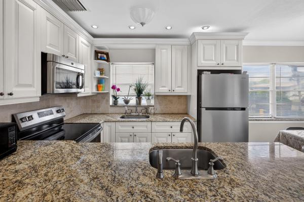 181 Coventry H, West Palm Beach, Florida 33417, image 3