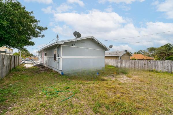 Acrehome Park, 1488 W 31st St, Riviera Beach, Florida 33404, image 3