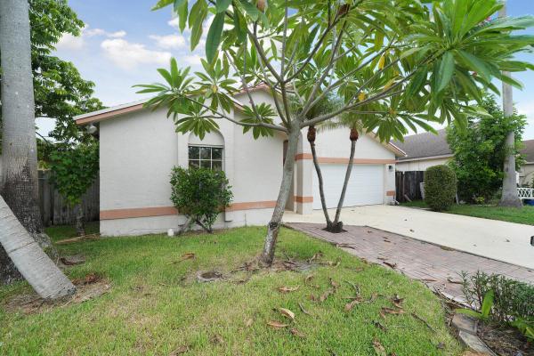 Waterway Cove Of Wellington, 1296 Waterway Cove Dr, Wellington, Florida 33414, image 3