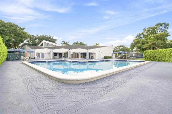 Sands Point, 8321 Sands Point Blvd #305D, Tamarac, Florida 33321, image 3