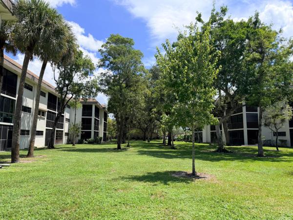 Bonaire At Woodmont, 7625 NW 79th Ave #107, Tamarac, Florida 33321, image 2