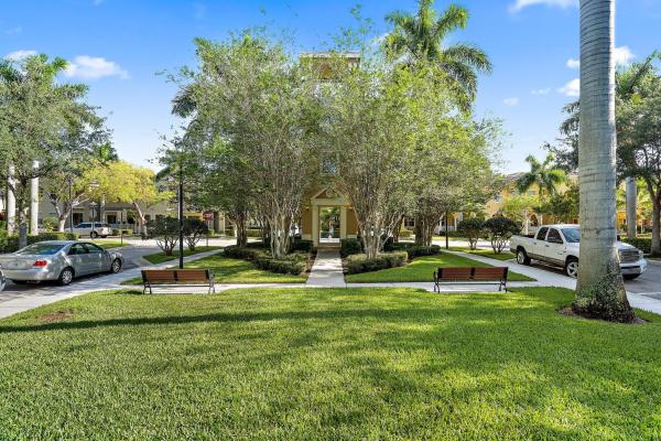 Sandpiper Cove At Botanica, 356 W Thatch Palm Cir #105, Jupiter, Florida 33458, image 2